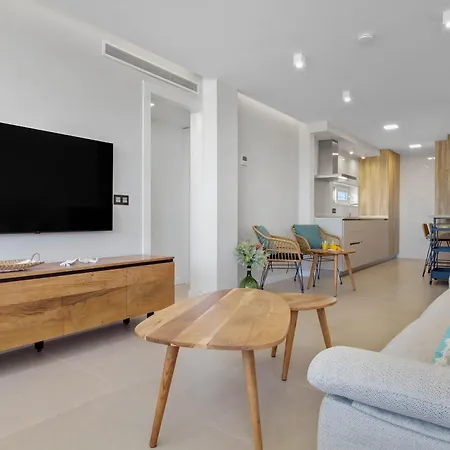 Moderno, Con Vistas Y Garaje A 100 Metros De La Playa 아파트