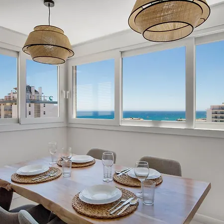 Moderno, Con Vistas Y Garaje A 100 Metros De La Playa 아파트