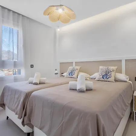 Apartamento Moderno, Con Vistas Y Garaje A 100 Metros De La Playa *