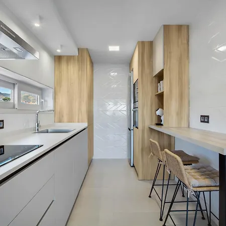 Apartamento Moderno, Con Vistas Y Garaje A 100 Metros De La Playa Torremolinos