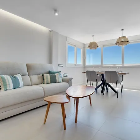 Moderno, Con Vistas Y Garaje A 100 Metros De La Playa Torremolinos