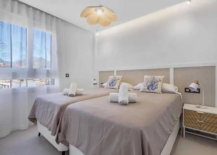Apartamento Moderno, Con Vistas Y Garaje A 100 Metros De La Playa *
