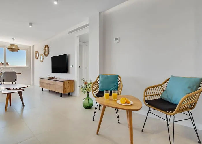 Apartamento Moderno, Con Vistas Y Garaje A 100 Metros De La Playa Torremolinos